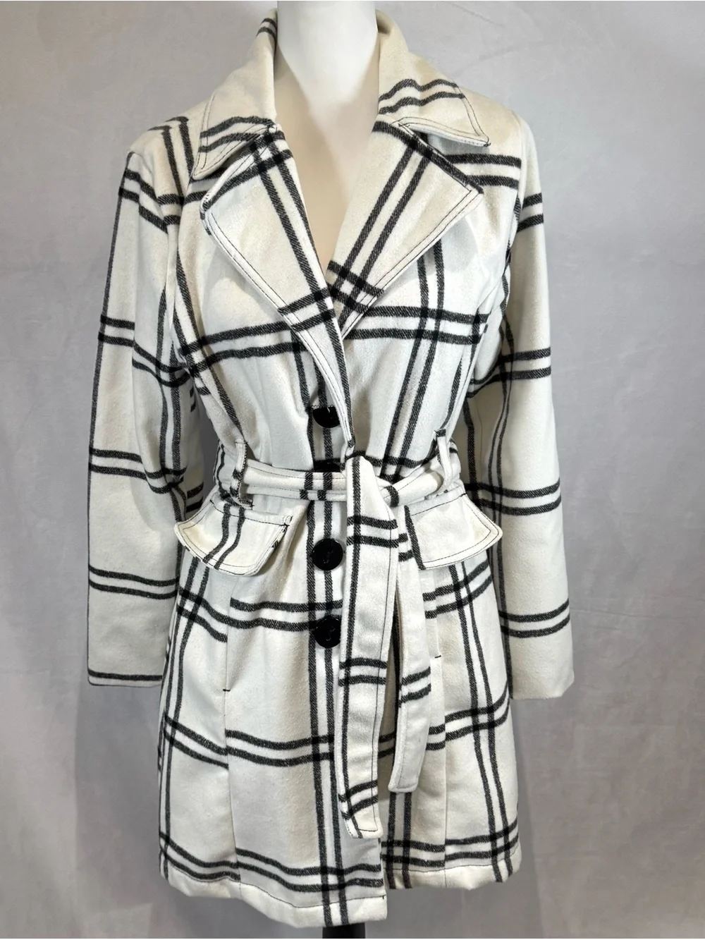 Miss Ashley by 26 International black and white plaid belted coat size medium